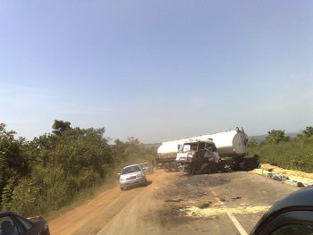 Ein Unfall in Nigeria - Foto Mark Hillary