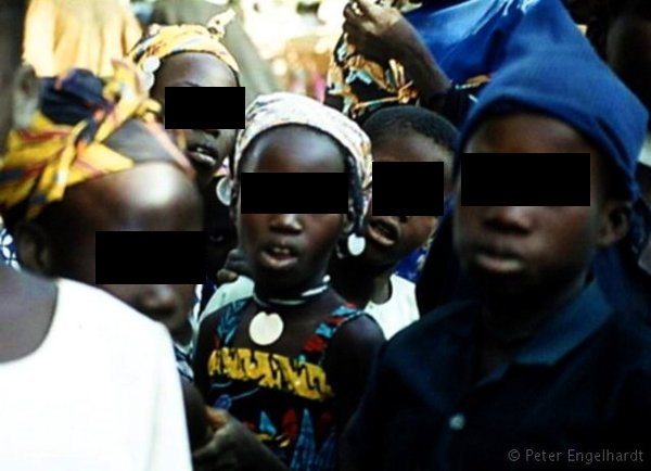 Gruppe von afrikanischen Kindern in Burkina Faso
