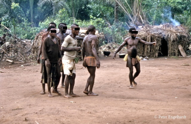 Pygmäen Schrittanz Zentralafrikanische Republik MBaiki Lobaye