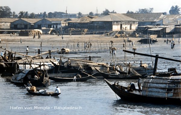 Hafen von Mongla in den Sundarbans