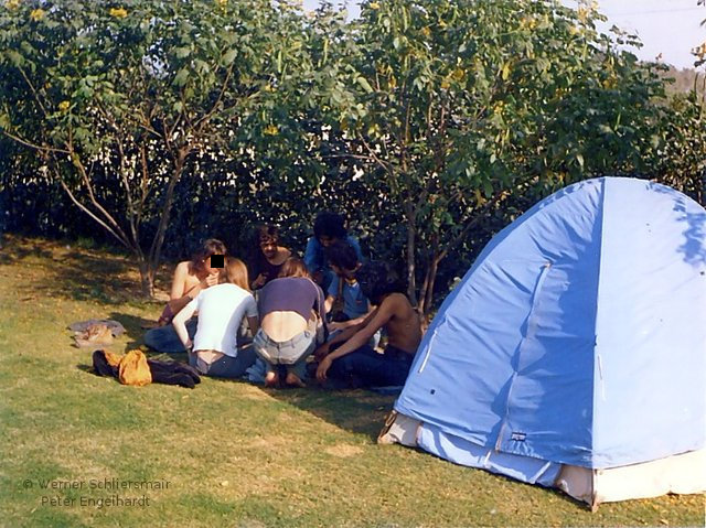 Freaks zur Zeit des Hippie Trail im Garten unseres Hotels in Amritsar