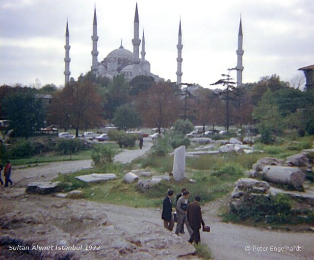 Parkplatz an der Sultan Ahmet vor der Blauen Moschee in Istanbul