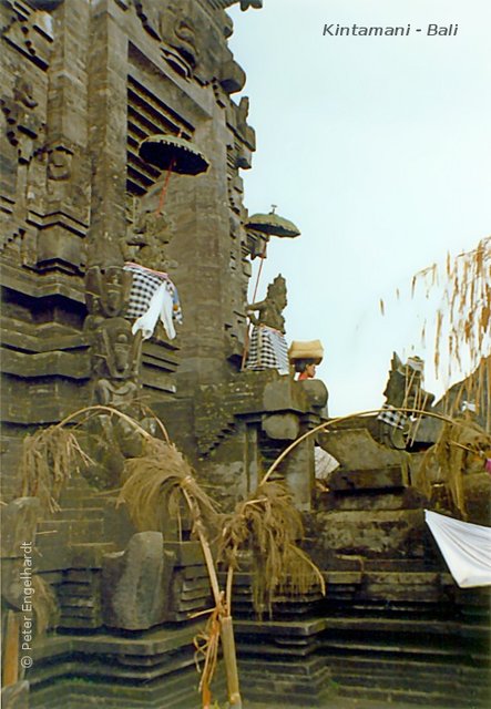 Ein Tor im Tempel von Kintamani