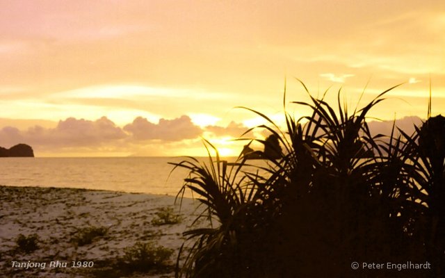 Sonnenuntergang in der Bucht von Tanjong Rhu