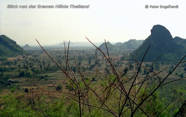 Landschaft vor der Erawan-Höhle