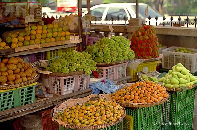 Thailändischer Obst und Gemüsestand