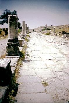 Die antike Prachtstrasse in Asklepieion bei Bergama